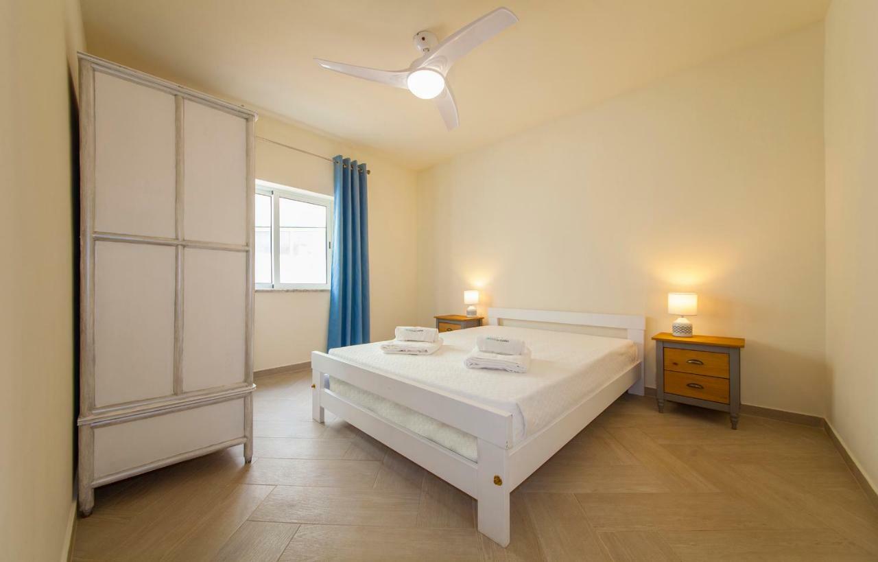 100m² 3 Slaapkamer, 2 Privé Badkamer In Stadscentrum * Lagos