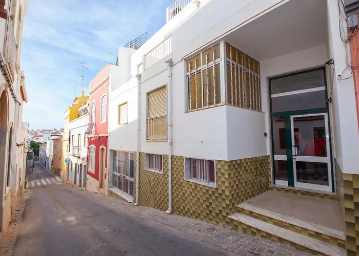 C10 - Lagos Center Apartment
