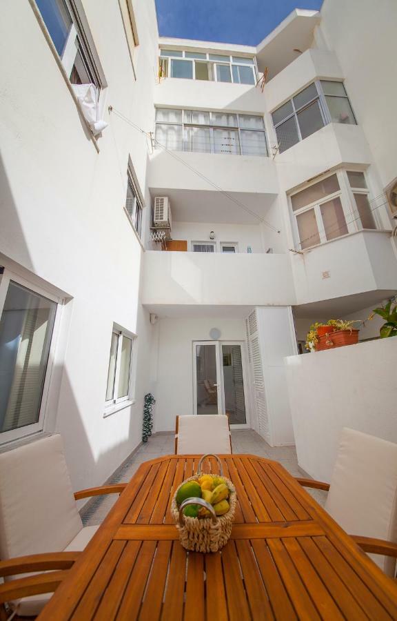 C10 - Center Apartment